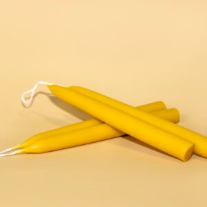 Pack de 4 velas de candelabro hechas de forma tradicional de cera de abeja 100% natural Pack de 4 velas de candelabro hechas de forma tradicional de cera de abeja 100% natural