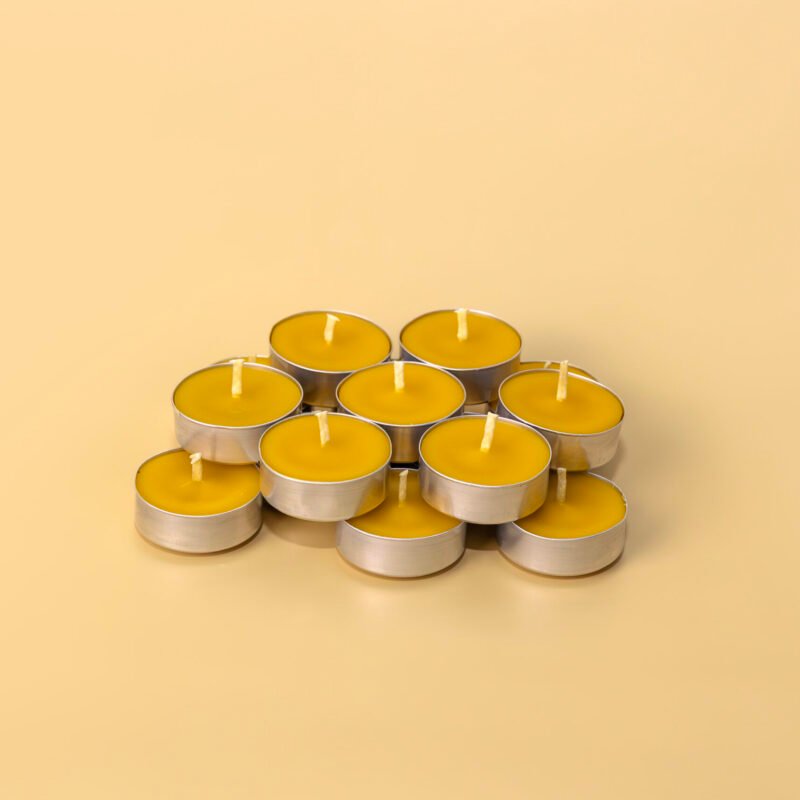 Pack de velas de té artesanales 100% naturales de cera de abeja para relajación y hogar.